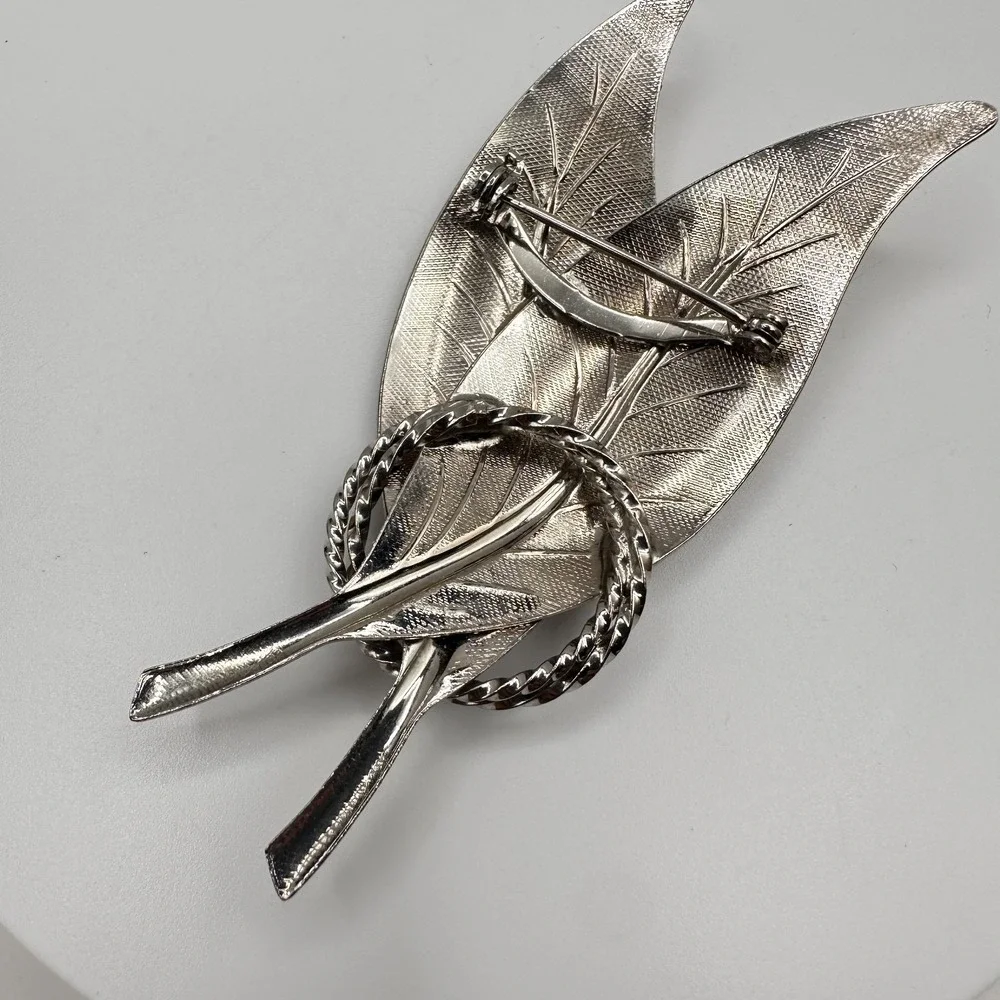 Vintage 80s‎ Silver Tone Textured Double Leaf Brooch Pin Women's Classic Jewelry